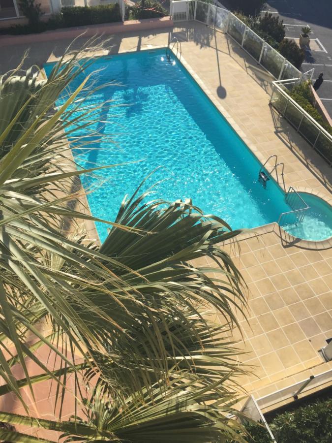 Face A La Mer Avec Piscine A Сет Екстериор снимка